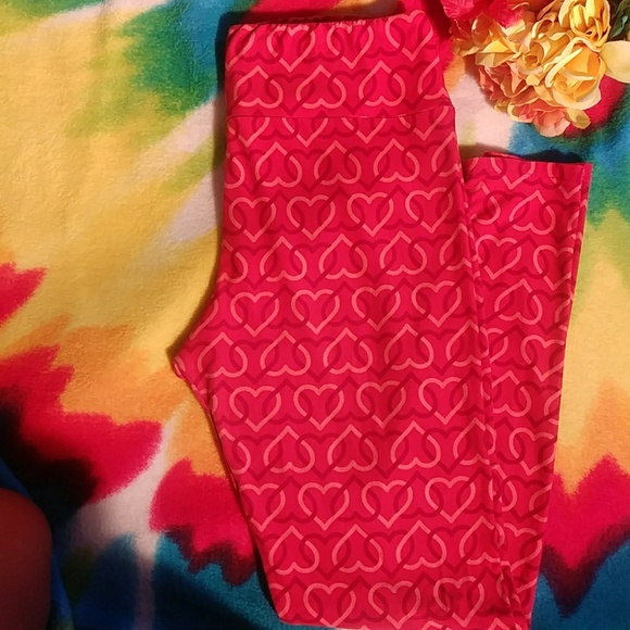 LuLaRoe Pants - LulaRoe hearts pattern leggings